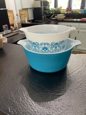 Pyrex Horizons Blue and White Mixing Bowls - 1Qt & 1 1/2 Qt Set of 2 Bowls